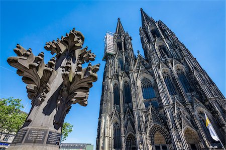 simsearch:841-06446280,k - Replica of the finial at the top of the spires and the famous Cologne Cathedral in Cologne (Koln), Germany Photographie de stock - Rights-Managed, Code: 700-08973640