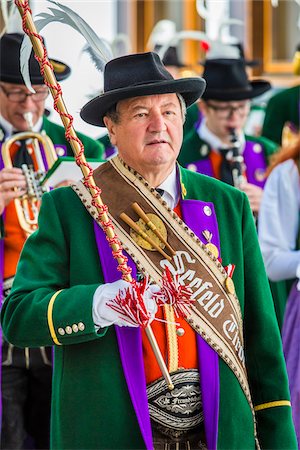 Close-up of man and musicians in Austrian traditional dress at the Feast of Corpus Christi Procession in Seefeld, Austria Foto de stock - Con derechos protegidos, Código: 700-08986549