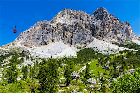 simsearch:879-09129126,k - Mountain side view of the Falzarego Pass with an aerial cable car in the Dolomites in the Province of Belluno, Italy Photographie de stock - Rights-Managed, Code: 700-08986598