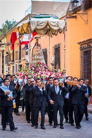 simsearch:841-02710558,k - Men carrying statue of the Virgin of Loreto during the procession of Our Lady of Loreto Festival, San Miguel de Allende, Mexico Stock Photo - Rights-Managed, Code: 700-09088147