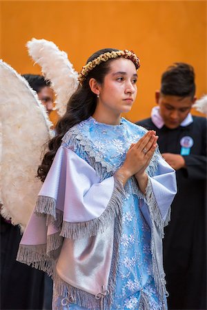 simsearch:700-09088088,k - Young woman dressed as an angel in the procession of Our Lady of Loreto Festival in San Miguel de Allende, Mexico Photographie de stock - Rights-Managed, Code: 700-09088150