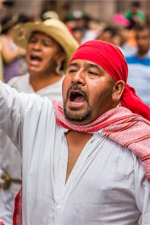 simsearch:841-05782801,k - Close-up of man wearing traditional clothing during re-enactment of the historic peasant revolt for Mexican Independence Day celebrations in San Miguel de Allende, Mexico Foto de stock - Con derechos protegidos, Código: 700-09088198