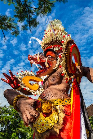 folk tale - Close-up of an Ogoh-ogoh statue built for the Ngrupuk Parade, which takes place on the eve of Nyepi Day in Ubud in Gianyar, Bali, Indonesia Foto de stock - Con derechos protegidos, Código: 700-09134712