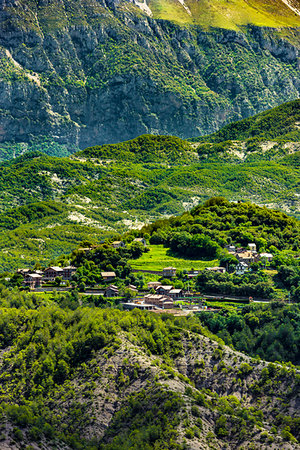 simsearch:700-09226475,k - Hilltop community of Vio in Ordesa y Monte Perdido National Park in the Pyrenees in Huesca, Aragon, Spain Fotografie stock - Rights-Managed, Codice: 700-09226539