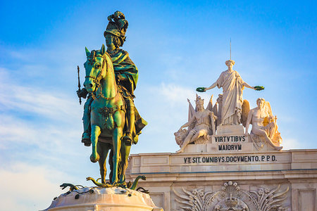 simsearch:700-00556670,k - Statue of King Jose I in Commerce Square (Praca do Comercio) with Arco da Rua Augusta in the background against a blue sky in Lisbon, Portugal Photographie de stock - Rights-Managed, Code: 700-09226555