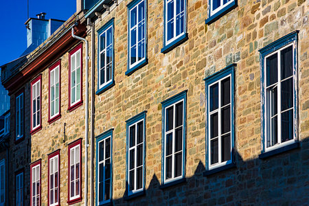 simsearch:700-02377903,k - Close-up of old, stone houses in the sunlight in Old Qubec in Quebec City, Quebec, Canada Stockbilder - Lizenzpflichtiges, Bildnummer: 700-09226874