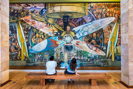 People sitting on bench in front of a wall mural in the Palace of Fine Arts (Palacio de Bellas Artes), Mexico City, Mexico Photographie de stock - Rights-Managed, Code: 700-09226921