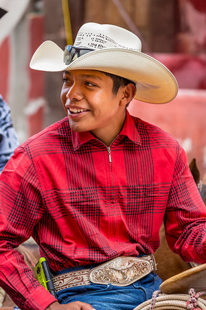 simsearch:862-05998567,k - Young cowboy on horseback, riding in parade to the Parroquia de San Miguel Arcangel in St Michael Archangel Festival, San Miguel de Allende, Mexico Photographie de stock - Rights-Managed, Code: 700-09226992