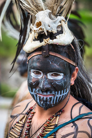 simsearch:700-09227109,k - Indigenous tribal dancer at a St Michael Archangel Festival parade in San Miguel de Allende, Mexico Stockbilder - Lizenzpflichtiges, Bildnummer: 700-09227071