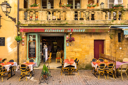 simsearch:700-09236390,k - Sarlat-la-Caneda, Dordogne, Nouvelle-Aquitaine, France. Stock Photo - Rights-Managed, Code: 700-09236446