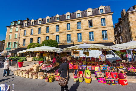 simsearch:700-09236390,k - Saturday morning market in Sarlat-la-Caneda, Dordogne, Nouvelle-Aquitaine, France. Stock Photo - Rights-Managed, Code: 700-09236449