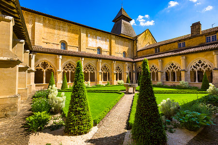 simsearch:700-09236390,k - The Cloisters of Cadoin Abbey, Cadouin, Dordogne, Nouvelle-Aquitaine, France. Foto de stock - Con derechos protegidos, Código: 700-09236488