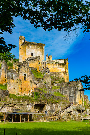 simsearch:700-09236390,k - Chateau de  Commarque, Dordogne, Nouvelle-Aquitaine, France. Foto de stock - Con derechos protegidos, Código: 700-09236507