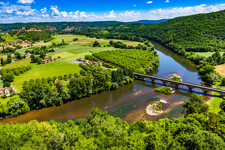 The Dordogne River Valley from Chateau de Castelnaud-la-Chapelle, Castelnaud-la-Chapelle, Dordogne, Nouvelle-Aquitaine, France. Photographie de stock - Rights-Managed, Code: 700-09236558