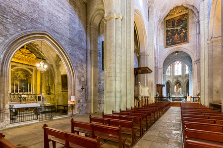 place de la republique - Saint-Trophime Church, Arles, Provence-Alpes-Cote d'Azur, Provence, France. Stock Photo - Rights-Managed, Code: 700-09236768