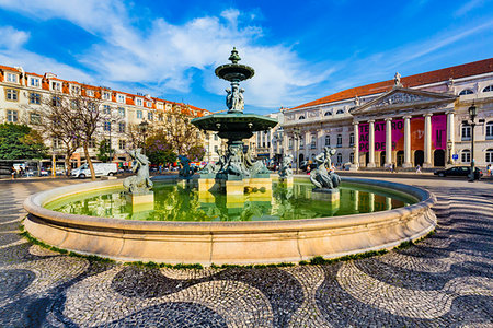 simsearch:700-09237057,k - Square of Pedro IV, Lisbon, Portugal. Photographie de stock - Rights-Managed, Code: 700-09237020