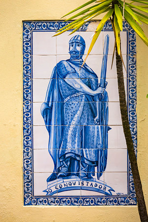 simsearch:700-09237032,k - Tiles of a conquistador, Lisbon, Portugal. Photographie de stock - Rights-Managed, Code: 700-09237055