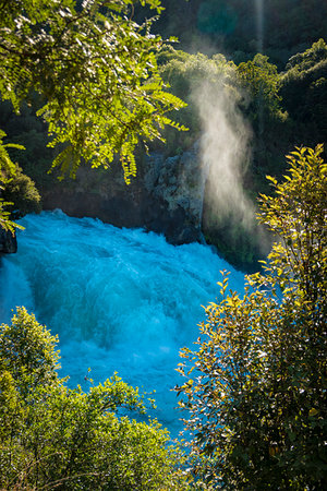 Huka Falls, Taupo, North Island, New Zealand. Photographie de stock - Rights-Managed, Code: 700-09237325