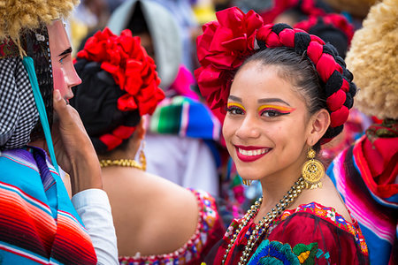 simsearch:700-09273241,k - Close-up of female dancer in traditional costume at a St Michael Archangel Festival parade in San Miguel de Allende, Mexico Photographie de stock - Rights-Managed, Code: 700-09273246