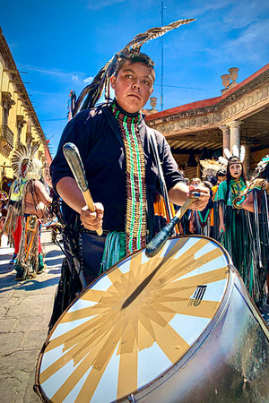 simsearch:700-09273241,k - Portrait of a male, Indigenous tribal drummer at a St Michael Archangel Festival parade in San Miguel de Allende, Mexico Photographie de stock - Rights-Managed, Code: 700-09273281