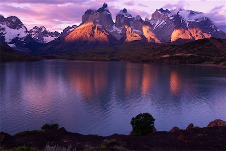 Matin lumineux montagnes de Torres Del Paine au Chili Photographie de stock - Rights-Managed, Code: 700-00008072