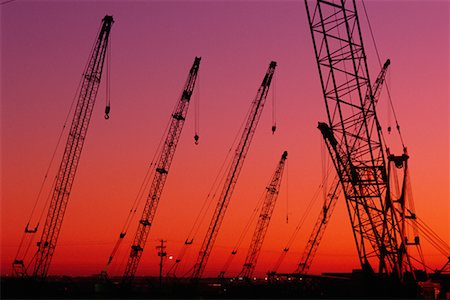 simsearch:700-00066600,k - Silhouette of Construction Cranes At Sunset Foto de stock - Con derechos protegidos, Código: 700-00001892