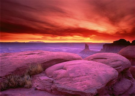 simsearch:879-09099928,k - Sunset Canyonlands National Park Utah, USA Foto de stock - Direito Controlado, Número: 700-00016227