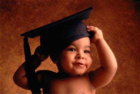 Portrait of Baby Wearing Mortarboard Foto de stock - Con derechos protegidos, Código: 700-00017247