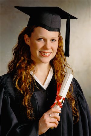 simsearch:700-00016549,k - Portrait de femme diplômée Photographie de stock - Rights-Managed, Code: 700-00017354