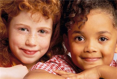 simsearch:700-00015310,k - Portrait of Two Girls Foto de stock - Con derechos protegidos, Código: 700-00017433