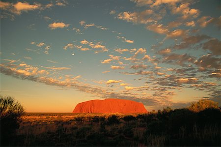 simsearch:700-00187075,k - Ayers Rock, Uluru at Sunset Uluru National Park Northern Territory, Australia Foto de stock - Con derechos protegidos, Código: 700-00017590