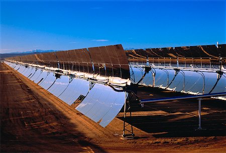 désert de mojave - Solaire électrique générant système Mojave Desert, California, USA Photographie de stock - Rights-Managed, Code: 700-00017778