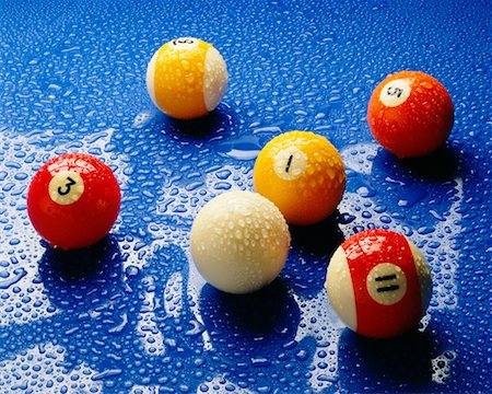pool wet - Billiard Balls with Water Drops Foto de stock - Con derechos protegidos, Código: 700-00018196