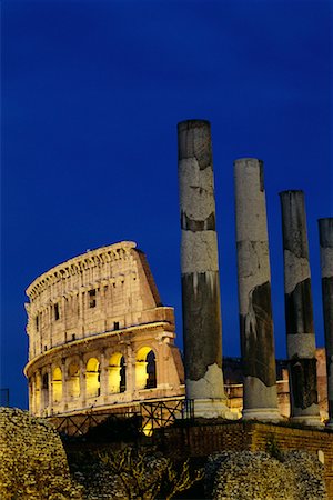 simsearch:700-00020423,k - The Colosseum at Night Rome, Italy Foto de stock - Con derechos protegidos, Código: 700-00018630