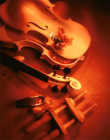 simsearch:700-00057324,k - Constructing a Violin Foto de stock - Direito Controlado, Número: 700-00019171