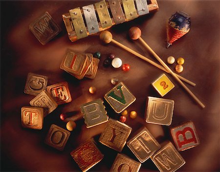 Child's Xylophone and Building Blocks Foto de stock - Con derechos protegidos, Código: 700-00019255