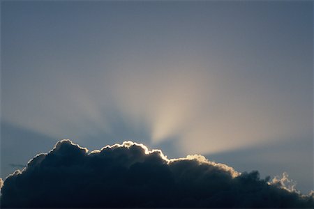 Sun hinter Wolken Stockbilder - Lizenzpflichtiges, Bildnummer: 700-00010720