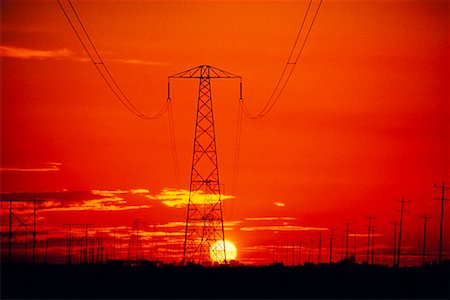 simsearch:600-00018625,k - Silhouette of Transmission Towers At Sunset Foto de stock - Con derechos protegidos, Código: 700-00011098