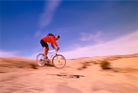 simsearch:700-00059449,k - Man Cycling Moab, Utah, USA Foto de stock - Con derechos protegidos, Código: 700-00024780