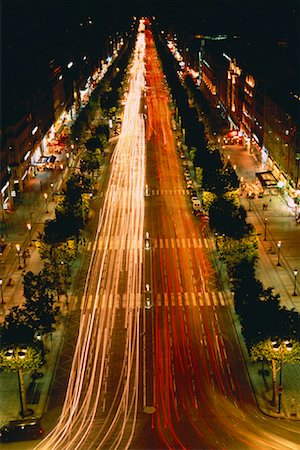View of the Champs Eylsees From the Arc de Triomphe Paris, France Foto de stock - Con derechos protegidos, Código: 700-00025114