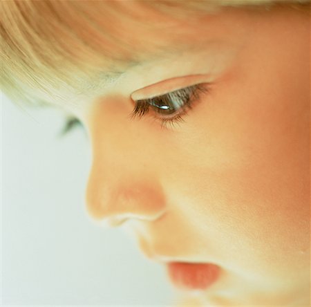 simsearch:628-00919246,k - Close-Up of Boy Foto de stock - Con derechos protegidos, Código: 700-00025705