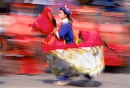 Vision floue de l'homme Festival Costume Tiger Hill, Souchou, Chine Photographie de stock - Rights-Managed, Code: 700-00025859