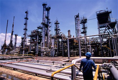 simsearch:400-04879810,k - Petroleum Refining at Esso's Refinery at Pulau Ayer Chawan Singapore Foto de stock - Con derechos protegidos, Código: 700-00026430