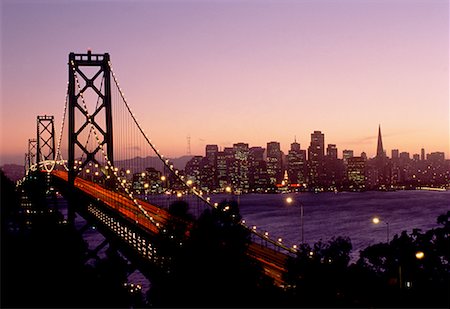 simsearch:700-00515473,k - Oakland Bay Bridge à la tombée de la nuit de San Francisco, Californie, Etats-Unis Photographie de stock - Rights-Managed, Code: 700-00026469