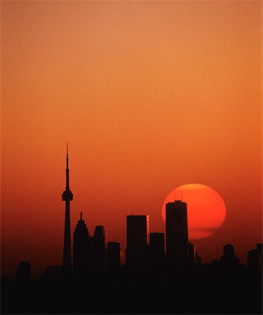 simsearch:700-03230437,k - Silhouette der Stadt Skyline bei Sonnenuntergang Toronto, Ontario, Kanada Stockbilder - Lizenzpflichtiges, Bildnummer: 700-00027623