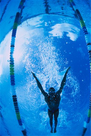 steve fitzpatrick - Unterwasser des Menschen tauchen im Schwimmbad Stockbilder - Lizenzpflichtiges, Bildnummer: 700-00029419