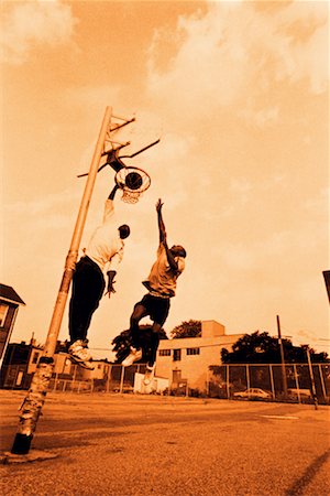 simsearch:700-00020798,k - Men Playing Basketball Outdoors Foto de stock - Con derechos protegidos, Código: 700-00029450