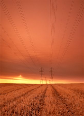 simsearch:600-00018625,k - Electrical Transmission Towers At Sunset Alberta, Canada Foto de stock - Con derechos protegidos, Código: 700-00029639