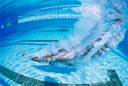 steve fitzpatrick - Unterwasser Frau Tauchen im Schwimmbad Stockbilder - Lizenzpflichtiges, Bildnummer: 700-00029855