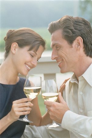 simsearch:700-00038851,k - Griller le couple avec verres de vin Photographie de stock - Rights-Managed, Code: 700-00029900